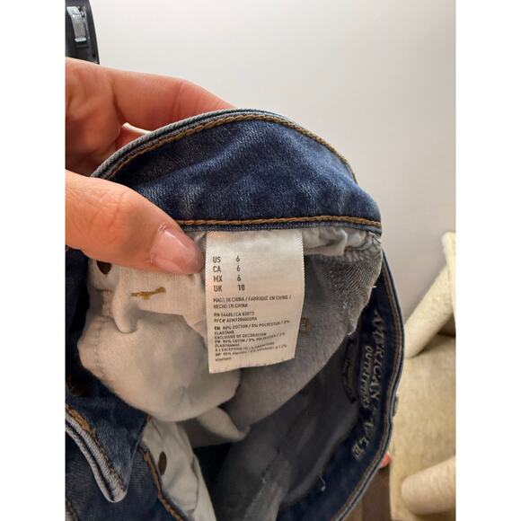 American Eagle Hi-Rise Shortie Denim Shorts – Size 6 Distressed Jean Shorts - Picture 5 of 5